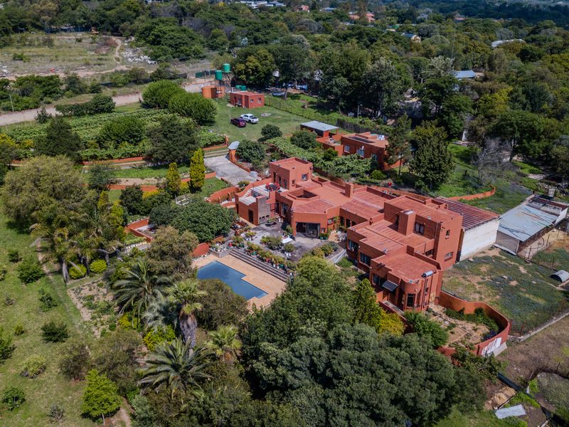 Mediterranean-Inspired Riverfront Estate in Chartwell - Photo 3