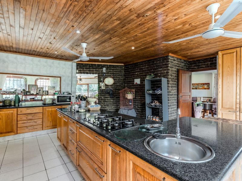 Mediterranean-Inspired Riverfront Estate in Chartwell - Photo 8