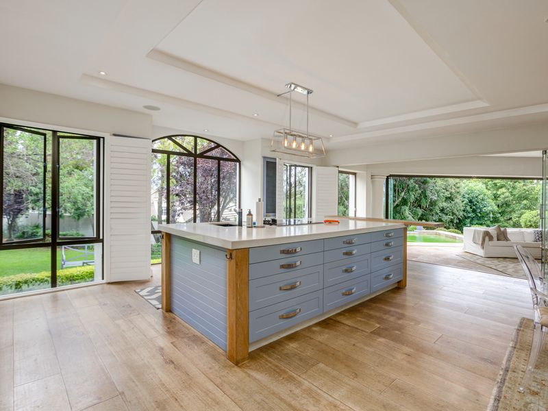 Elevated Elegance With Breathtaking Skyline Views - Photo 2