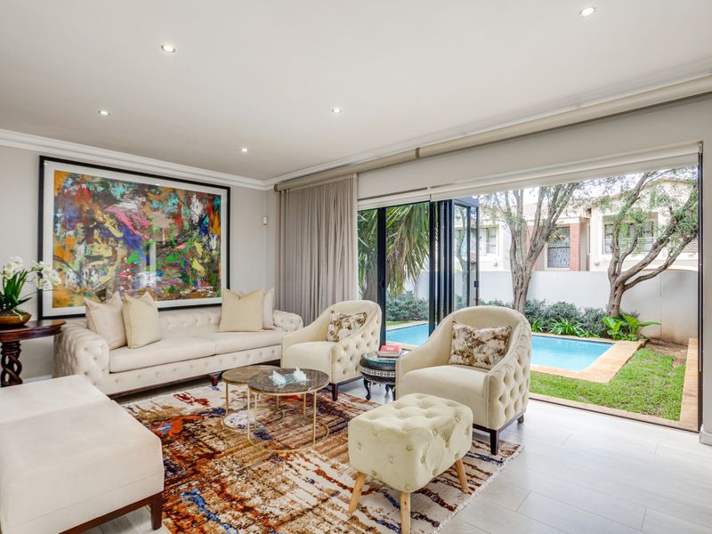 5 bedroom, 4.5 bathrooms modern home - Photo 8