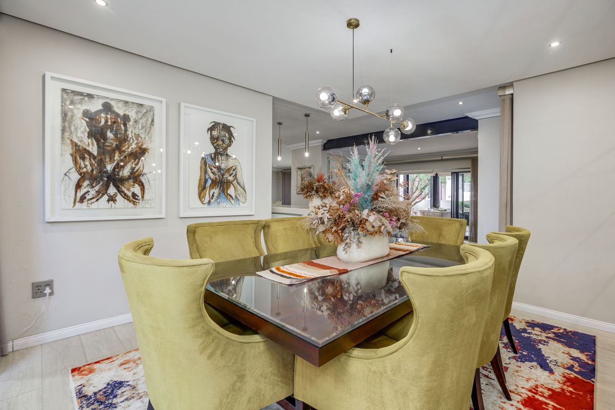 5 bedroom, 4.5 bathrooms modern home - Photo 5