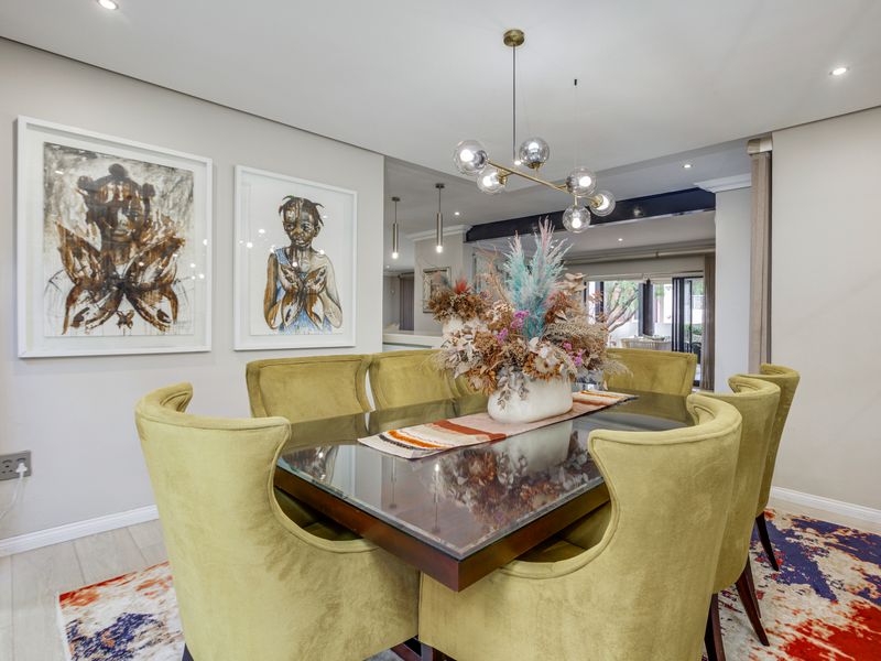 5 bedroom, 4.5 bathrooms modern home - Photo 5