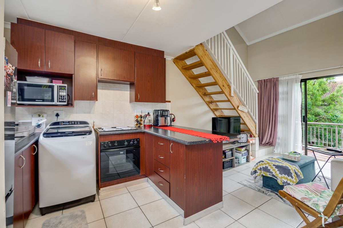 1 Bedroom 1 Bathroom Loft Apartment for Sale - Photo 3