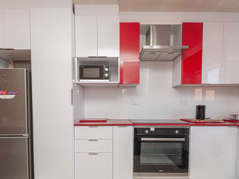 This 2-Bed, 2-Bath Gem With Serious Lifestyle Appeal | North Riding - Photo 2