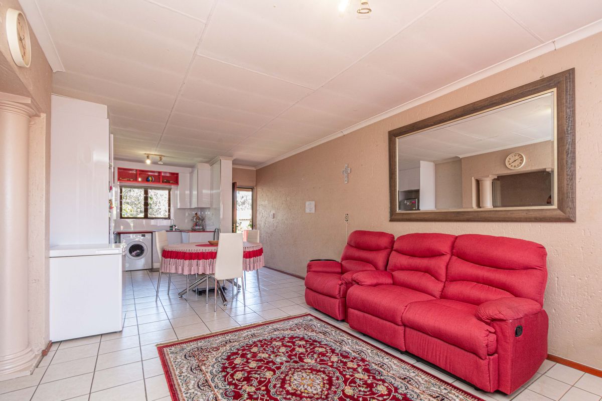This 2-Bed, 2-Bath Gem With Serious Lifestyle Appeal | North Riding - Photo 4