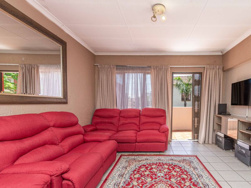 This 2-Bed, 2-Bath Gem With Serious Lifestyle Appeal | North Riding - Photo 5