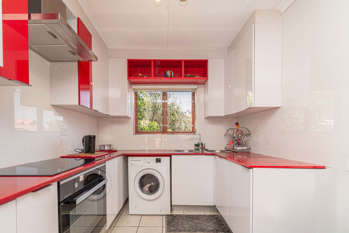 This 2-Bed, 2-Bath Gem With Serious Lifestyle Appeal | North Riding - Photo 3