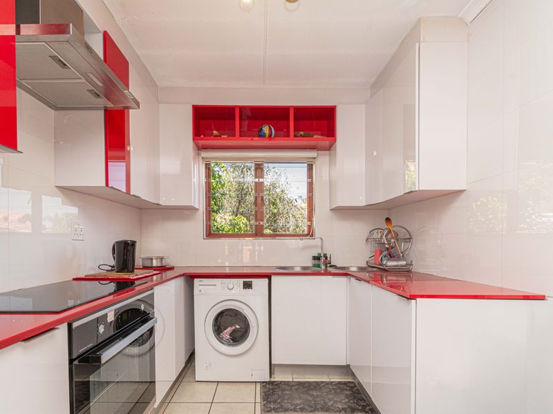 This 2-Bed, 2-Bath Gem With Serious Lifestyle Appeal | North Riding - Photo 3