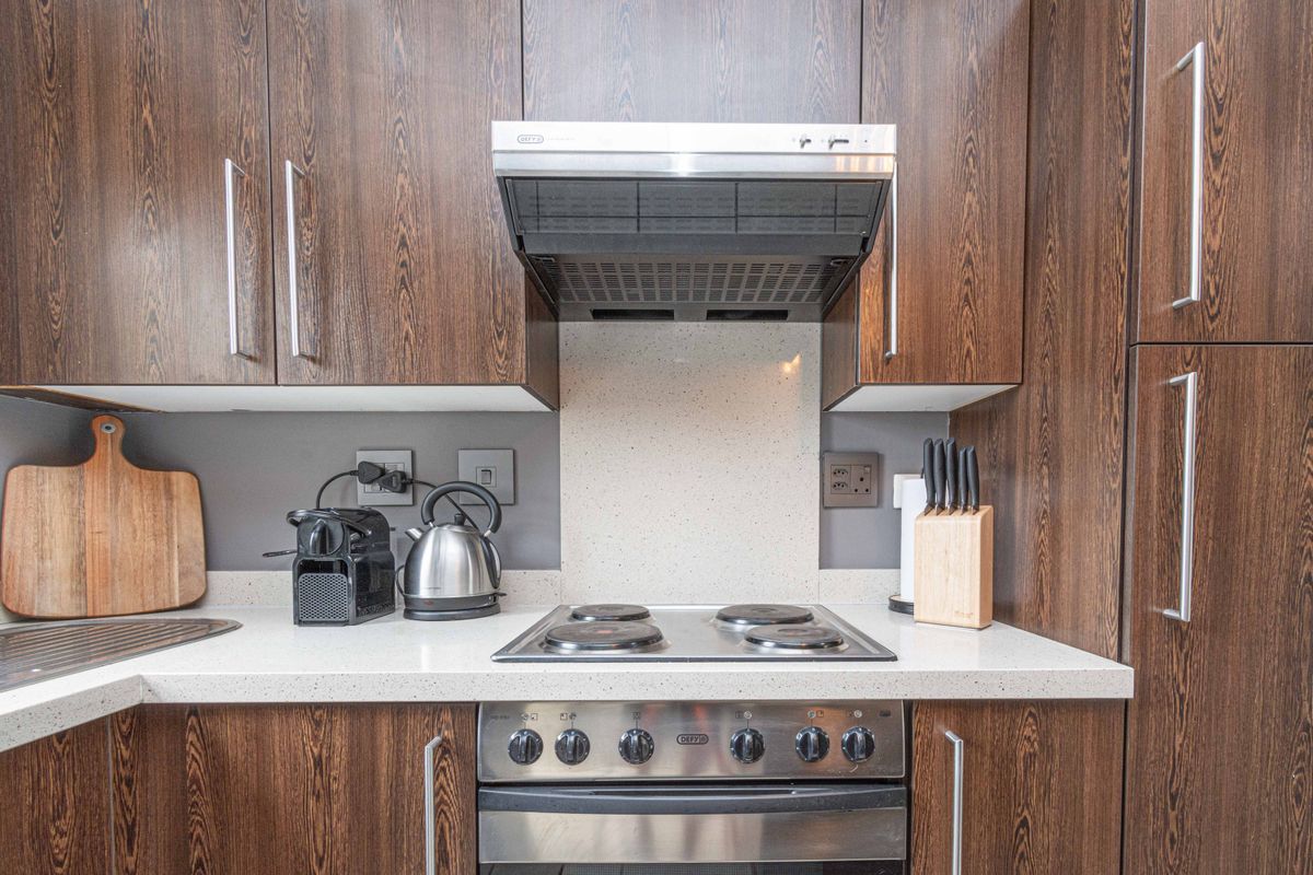 Sophisticated 1 bed, 1 bathroom loft apartment - Photo 5