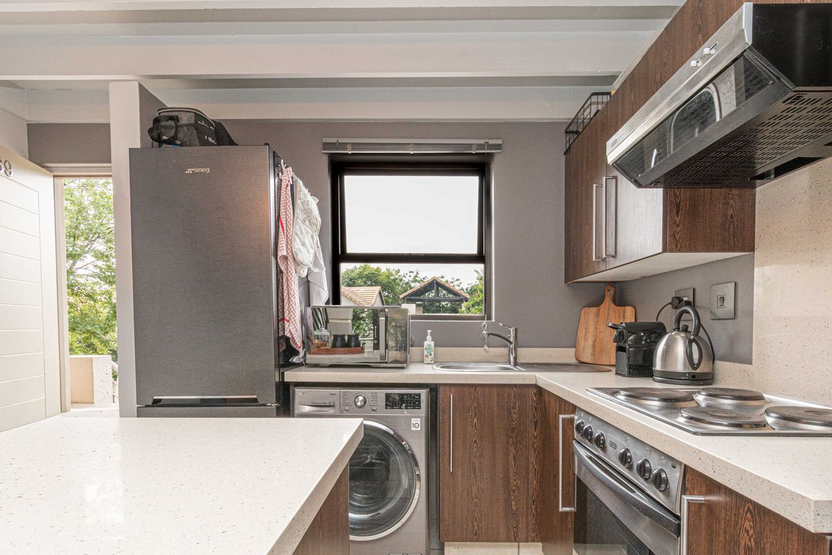 Sophisticated 1 bed, 1 bathroom loft apartment - Photo 4