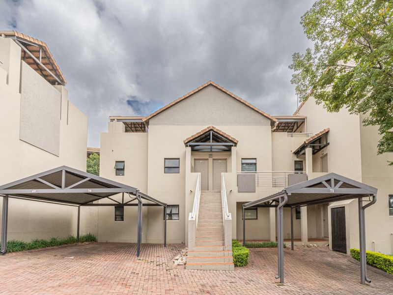 Sophisticated 1 bed, 1 bathroom loft apartment - Photo 2