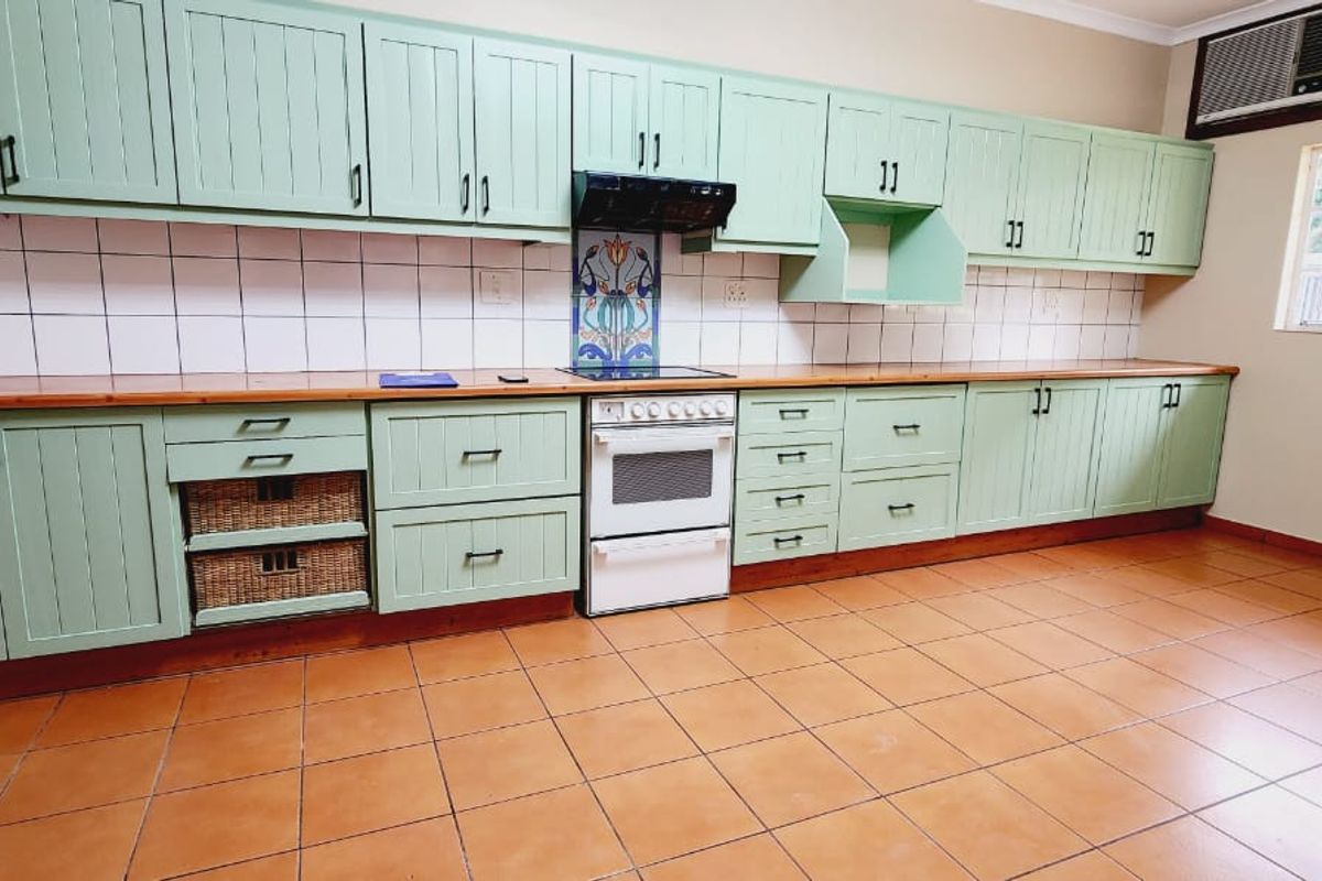 Spacious Four-Bedroom Home - Photo 2