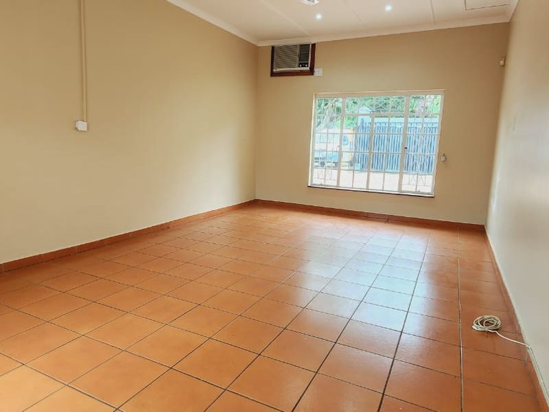 Spacious Four-Bedroom Home - Photo 6