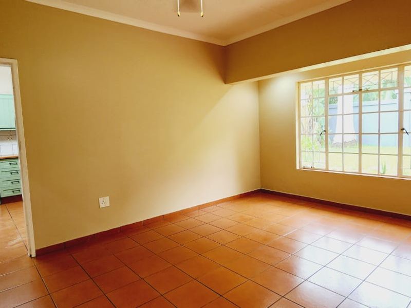 Spacious Four-Bedroom Home - Photo 5