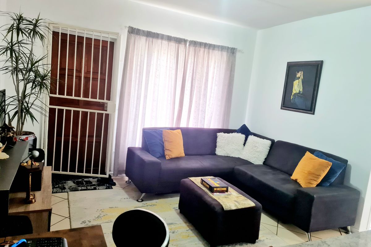 Secure Estate Living – 2 Bed, 2 Bath Honeydew I Honeypark - Photo 5