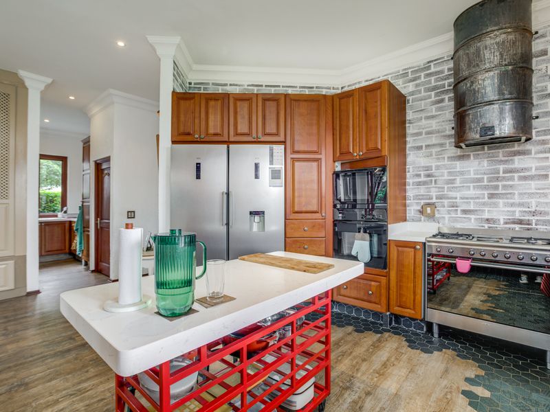 Wonderful family home in sought after Kingsbridge Manor Douglasdale - Photo 4