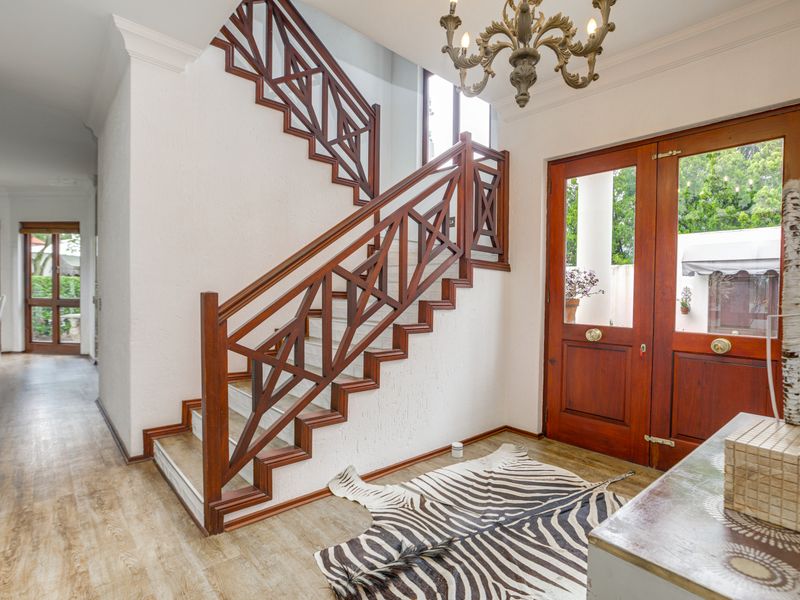 Wonderful family home in sought after Kingsbridge Manor Douglasdale - Photo 2