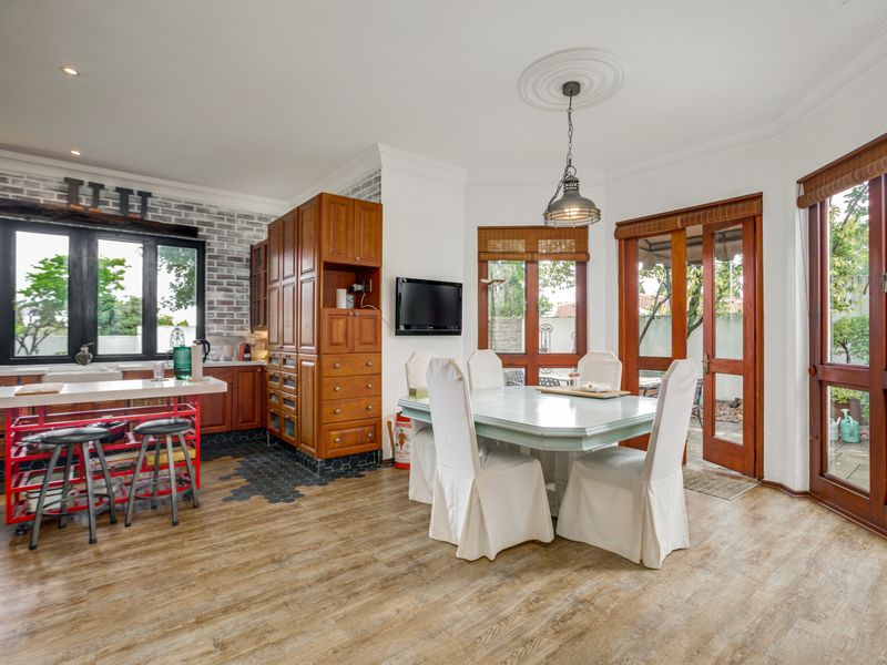 Wonderful family home in sought after Kingsbridge Manor Douglasdale - Photo 6