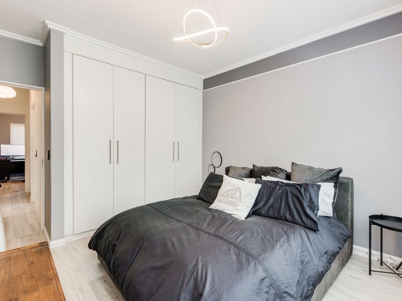 Two Bedroom One Bathroom Modern Garden Apartment - NO PETS ALLOWED - Photo 10