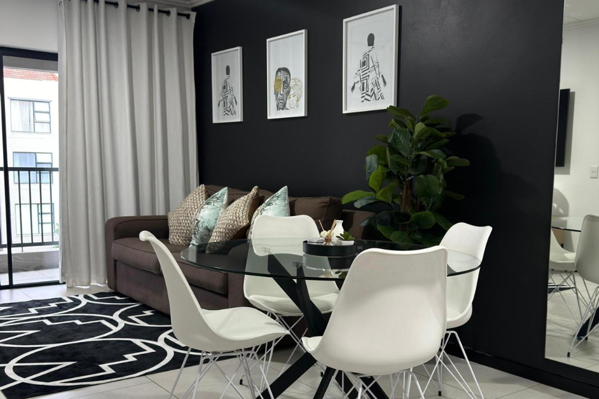 Two Bedroom Two Bathroom Fully Furnished Modern Apartment - Photo 4