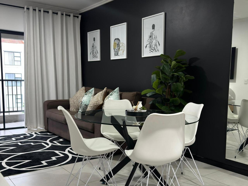 Two Bedroom Two Bathroom Fully Furnished Modern Apartment - Photo 4