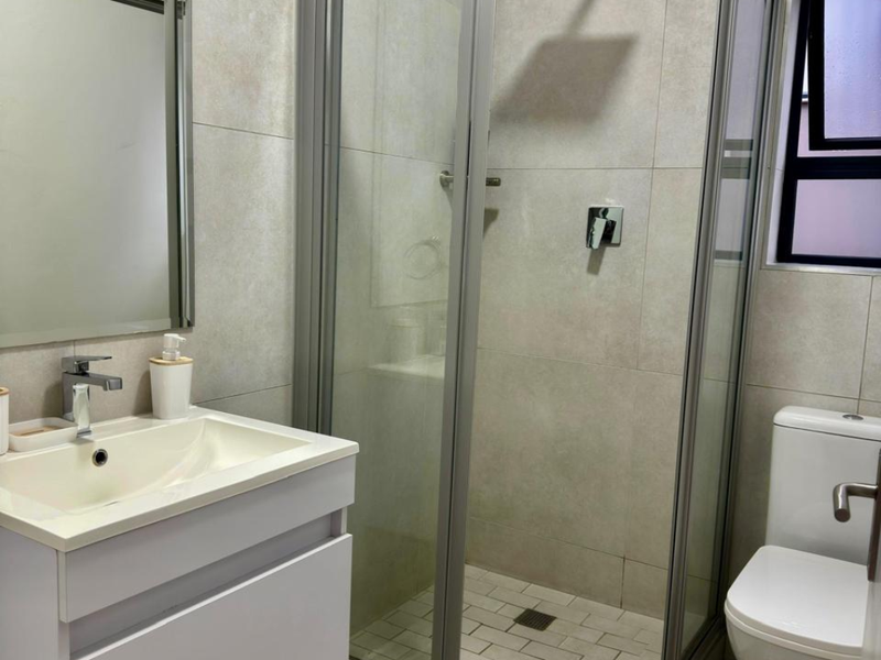 Two Bedroom Two Bathroom Fully Furnished Modern Apartment - Photo 10