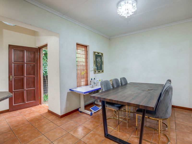 3 Bedroom townhouse in popular complex - Photo 8