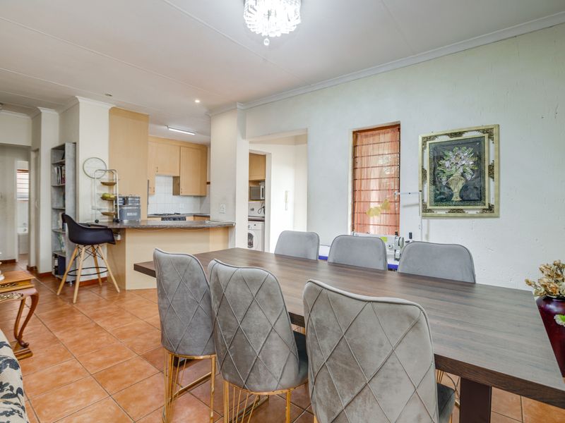 3 Bedroom townhouse in popular complex - Photo 6