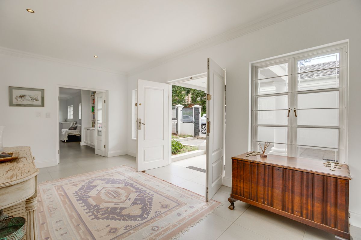 Timeless French Provincial Elegance in an Exclusive Bryanston Enclave - Photo 4