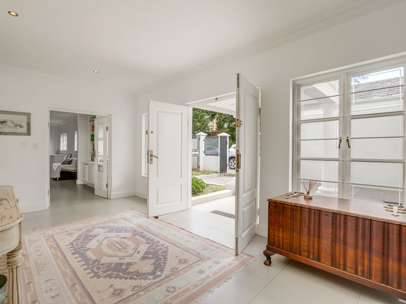 Timeless French Provincial Elegance in an Exclusive Bryanston Enclave - Photo 4