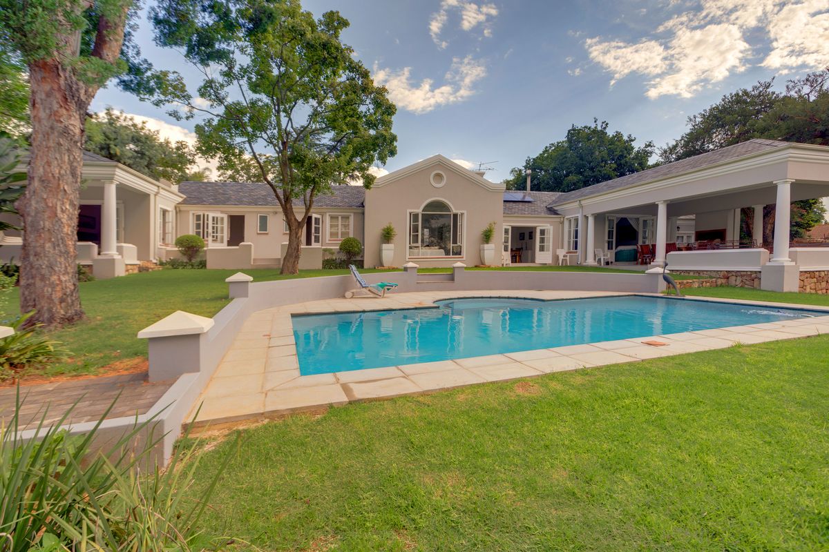 Timeless French Provincial Elegance in an Exclusive Bryanston Enclave - Photo 2