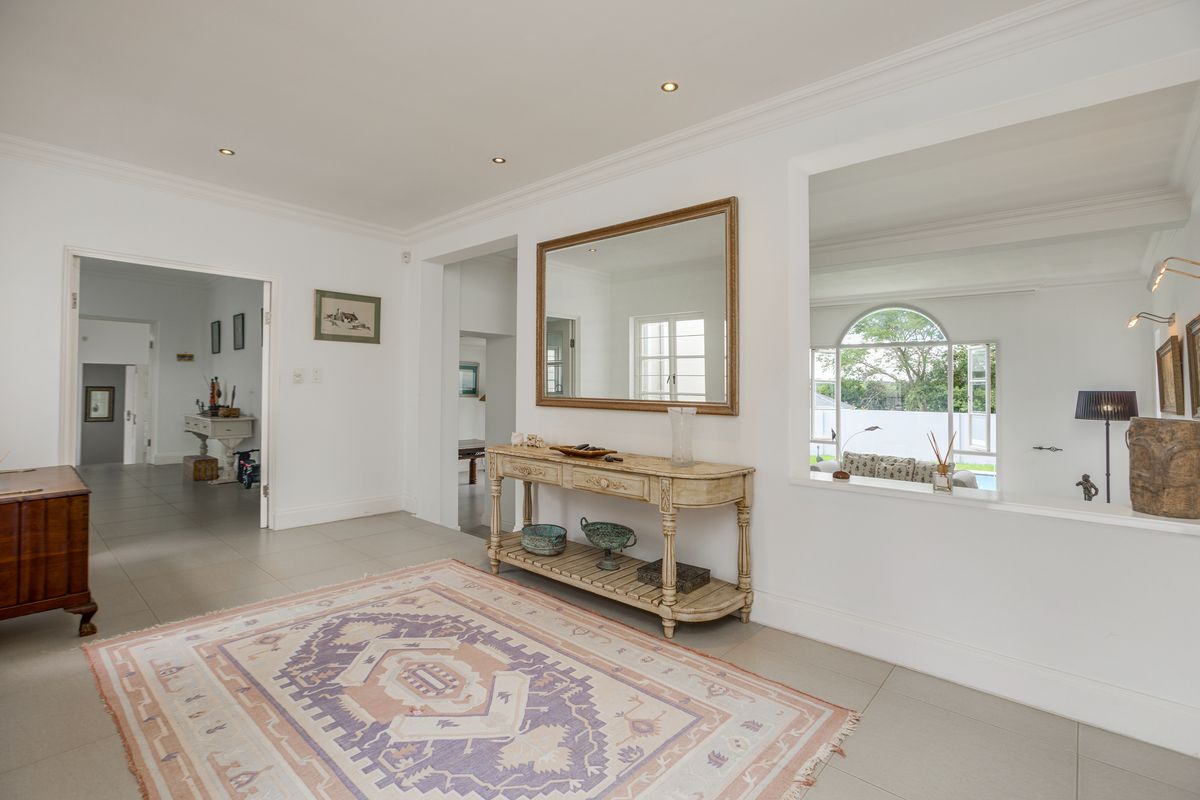 Timeless French Provincial Elegance in an Exclusive Bryanston Enclave - Photo 5