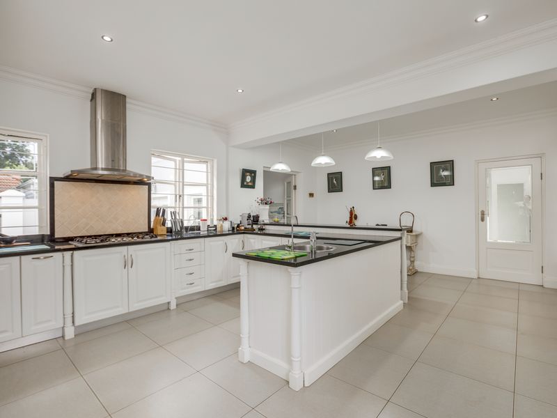 Timeless French Provincial Elegance in an Exclusive Bryanston Enclave - Photo 7