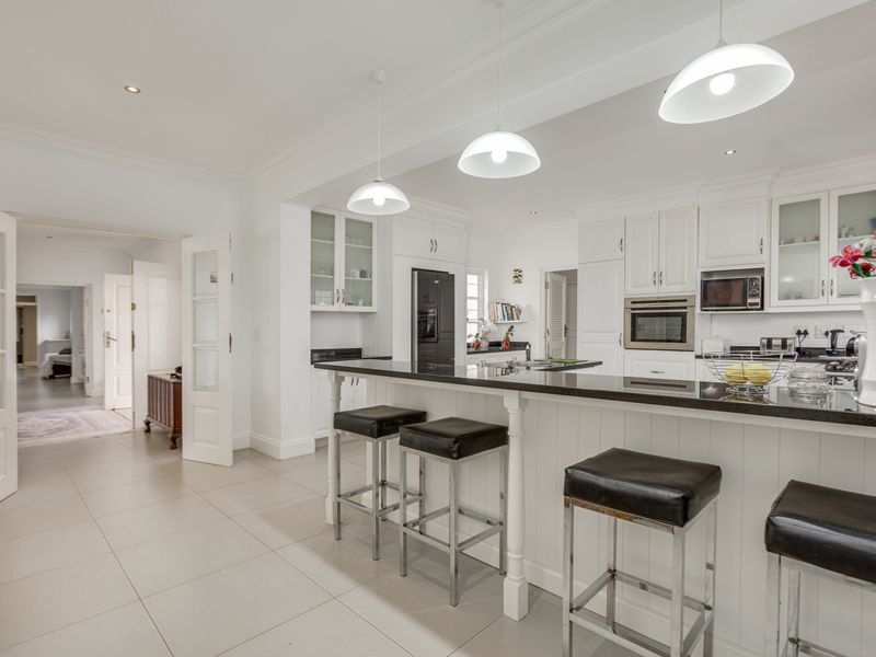 Timeless French Provincial Elegance in an Exclusive Bryanston Enclave - Photo 9