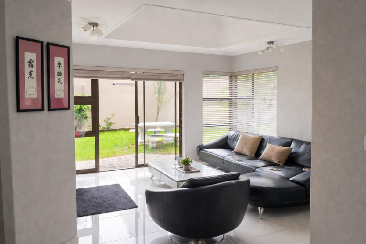 Two Bedroom Cluster in Beverley - Photo 2