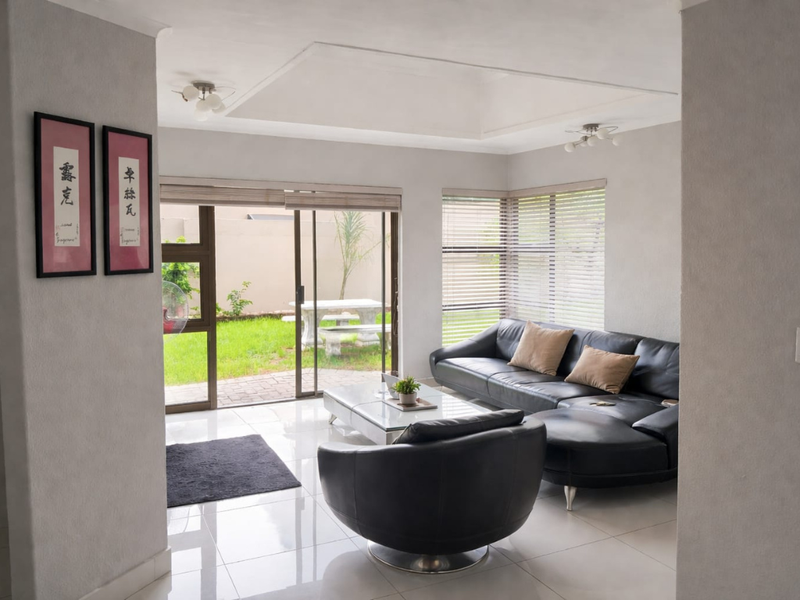 Two Bedroom Cluster in Beverley - Photo 2