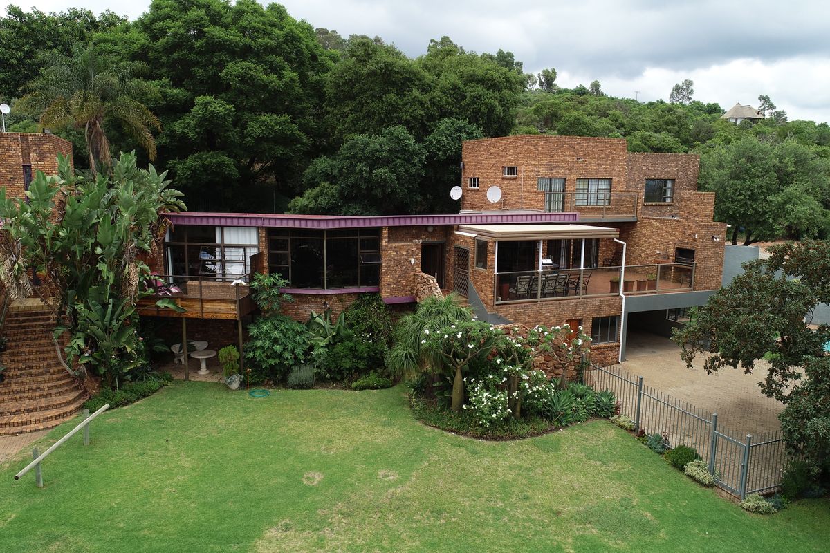 Equestrian Park on a 5.3 Hectare Farm with Luxurious Lifestyle Homes. - Photo 5