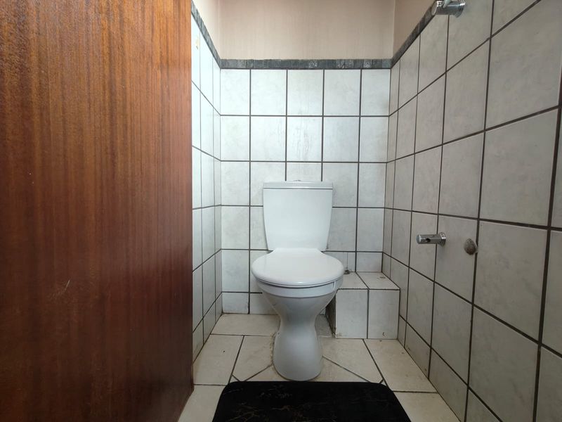 Spacious 3-Bedroom Apartment in Secure Complex – Prime Location - Photo 9