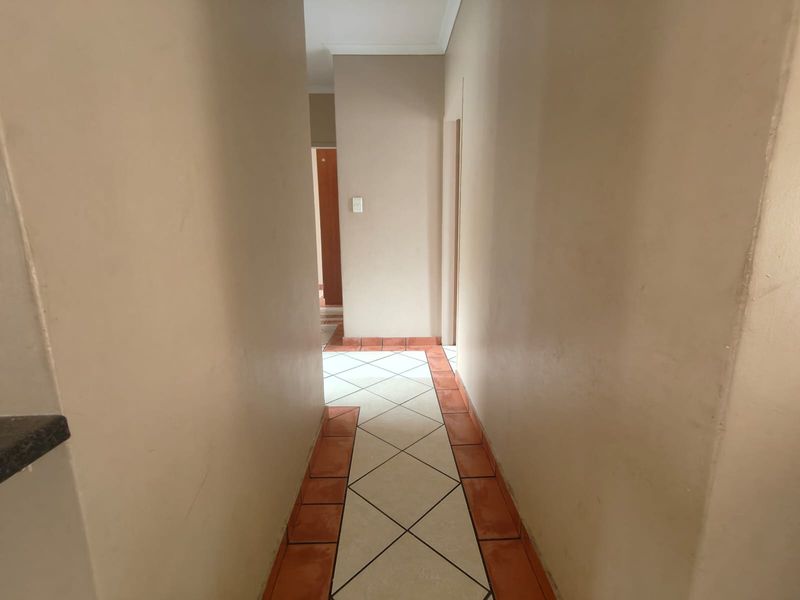 Spacious 3-Bedroom Apartment in Secure Complex – Prime Location - Photo 4