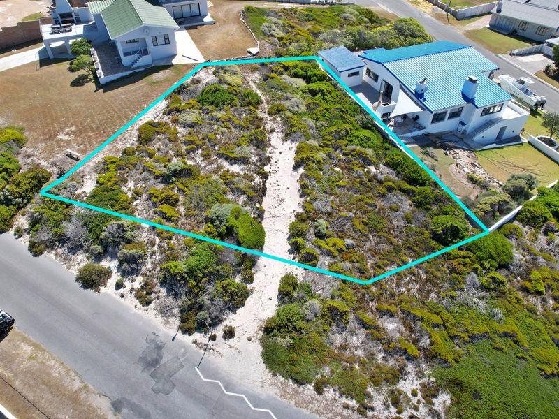 Your Oasis Near the Waves Awaits - Photo 10