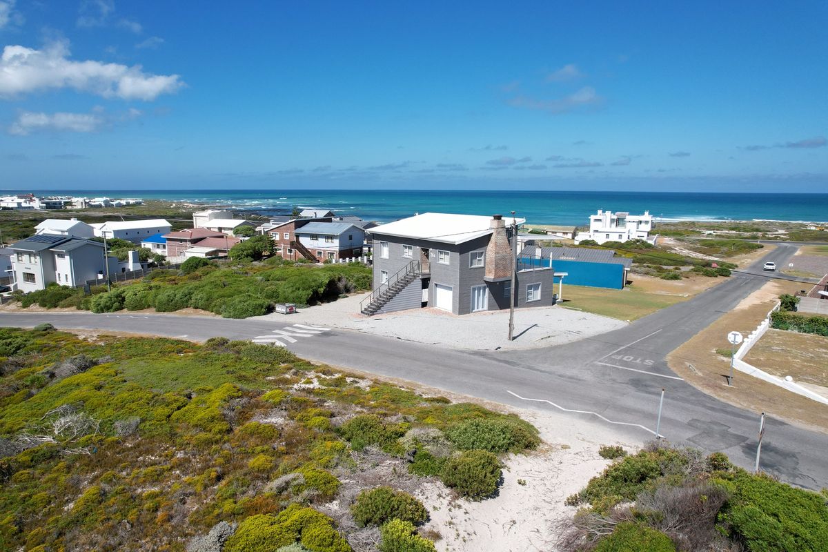 Your Oasis Near the Waves Awaits - Photo 5