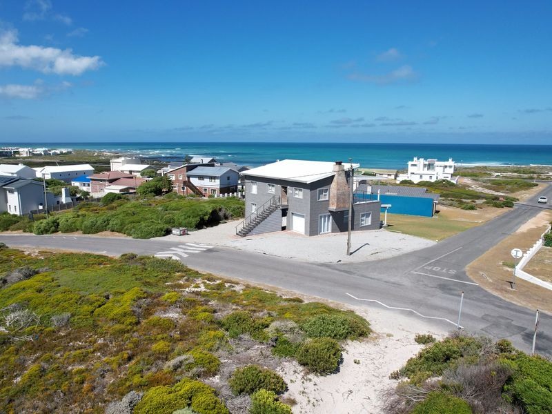 Your Oasis Near the Waves Awaits - Photo 5