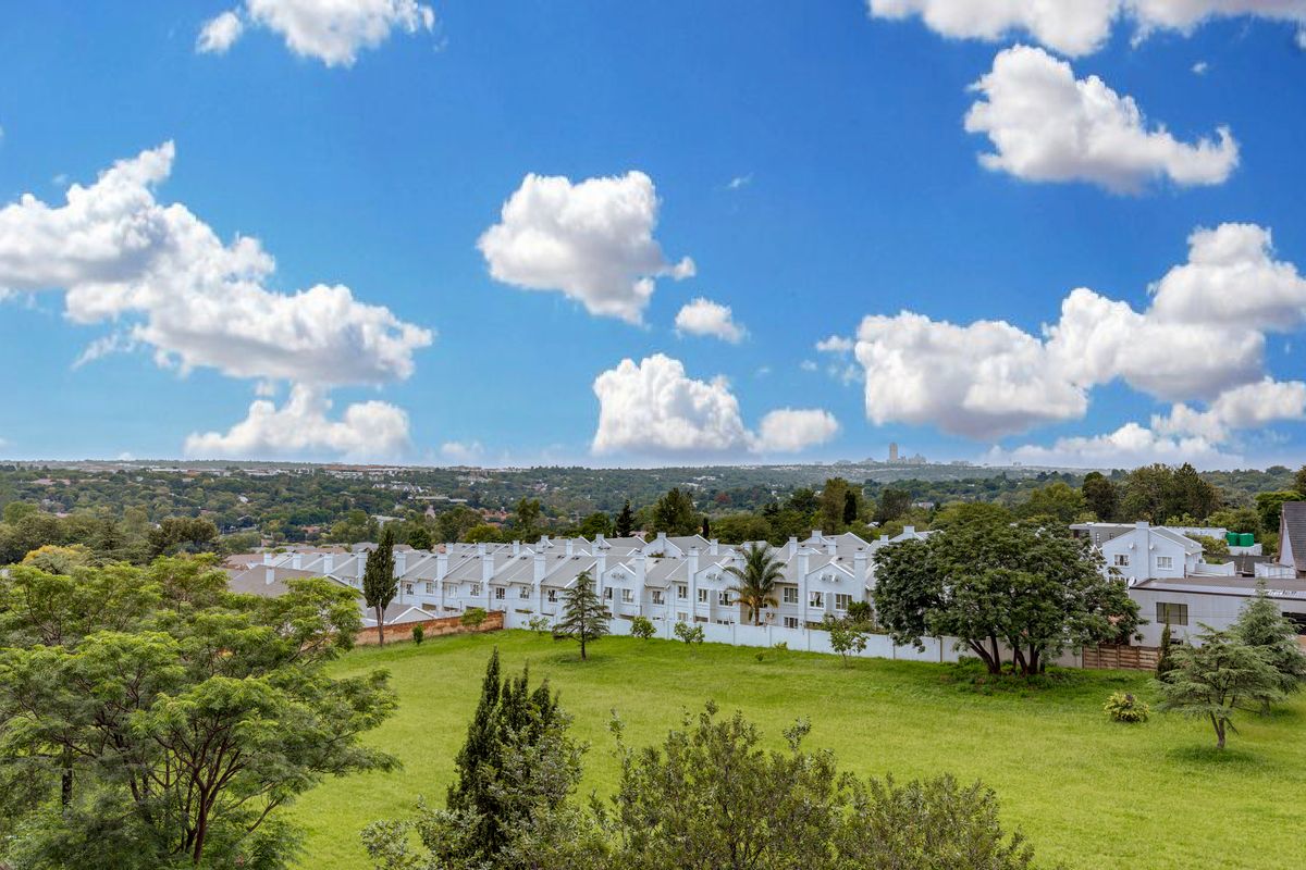 Spacious 2-Bed, 2-Bath Apartment for Sale – Perfect Investment or Home Base! - Photo 2