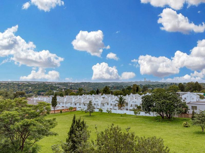 Spacious 2-Bed, 2-Bath Apartment for Sale – Perfect Investment or Home Base! - Photo 2