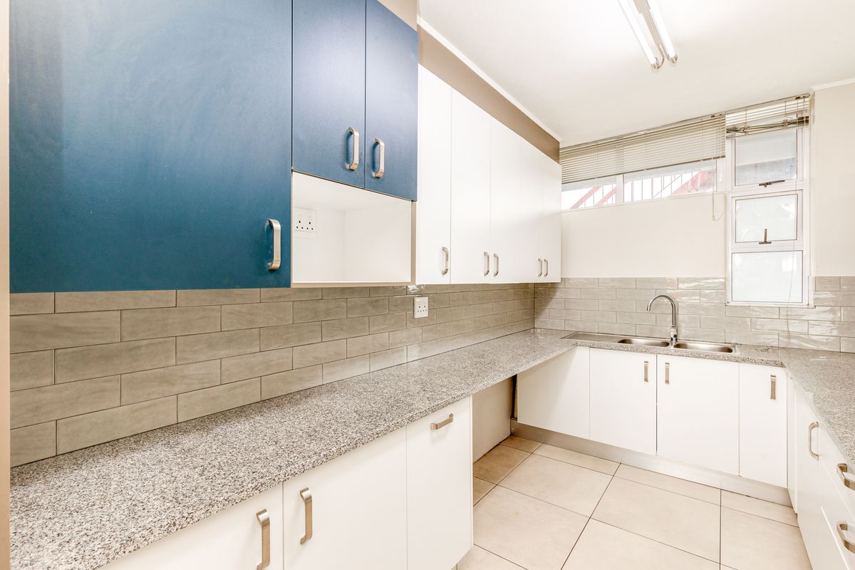 Spacious 2-Bed, 2-Bath Apartment for Sale – Perfect Investment or Home Base! - Photo 4