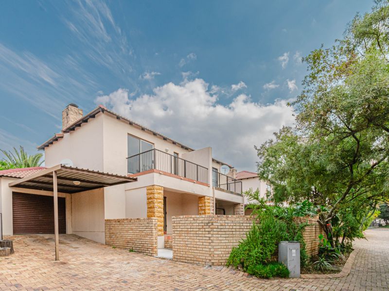 Double-storey  2 Bed, 1 Bath Townhouse Northgate - Photo 1