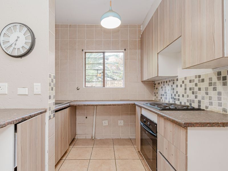 Double-storey  2 Bed, 1 Bath Townhouse Northgate - Photo 7