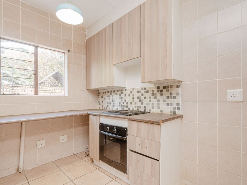 Double-storey  2 Bed, 1 Bath Townhouse Northgate - Photo 6