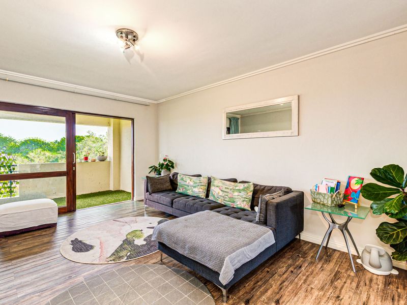 Modern 3 bedroom first floor apartment - No PETS - Photo 6