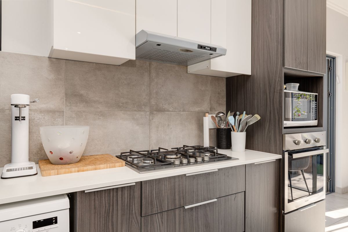 Welcome To An Extraordinary 3-Bedroom, 3.5-Bathroom Cluster Home In Bryanston East - Photo 5